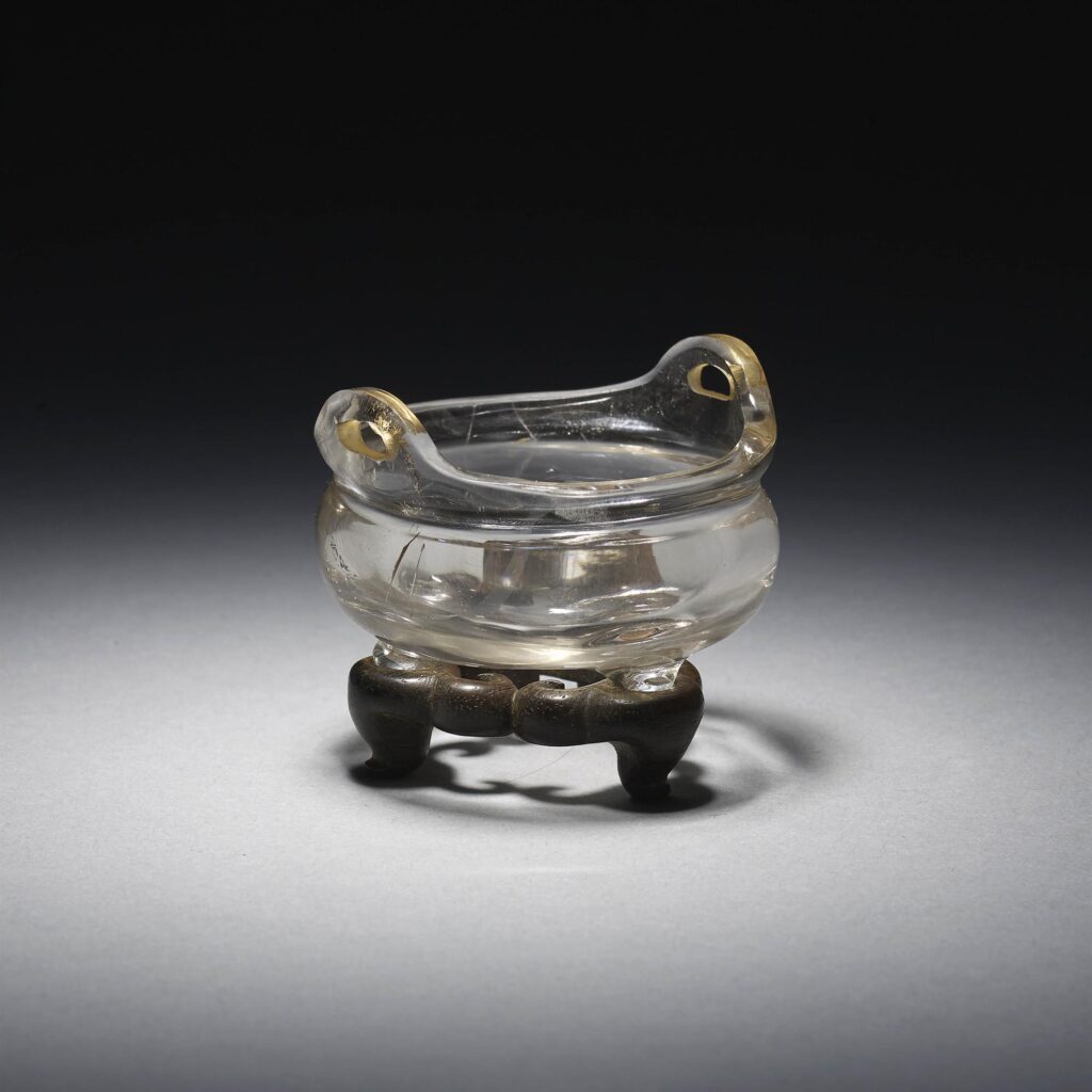 A miniature rock crystal censor