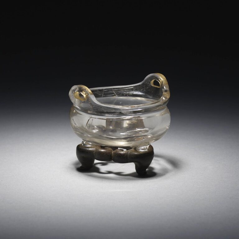 A miniature rock crystal censor