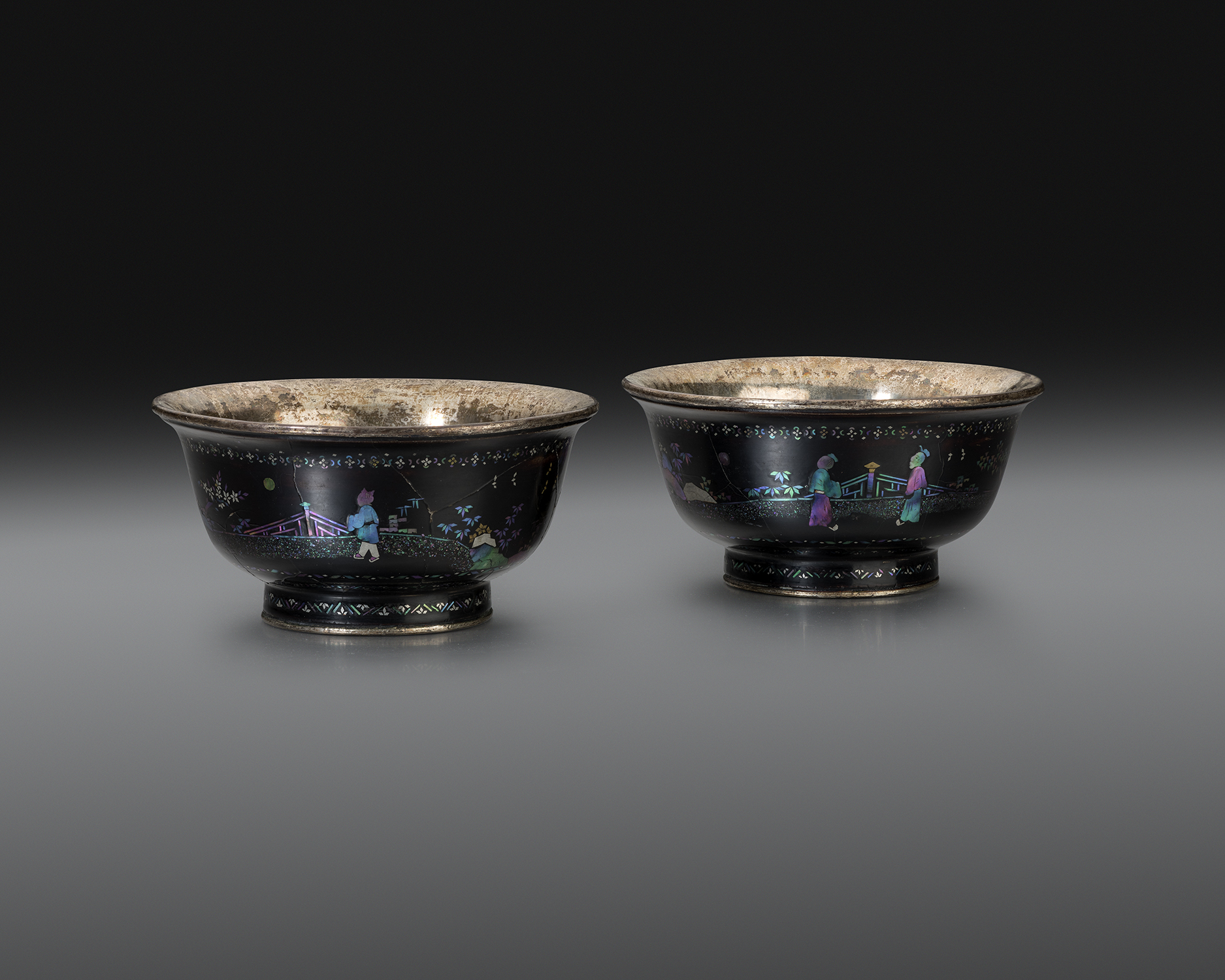 Pair of Lac Burgaute Bowls