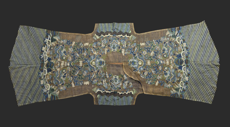 Unmade-up Kossu Robe