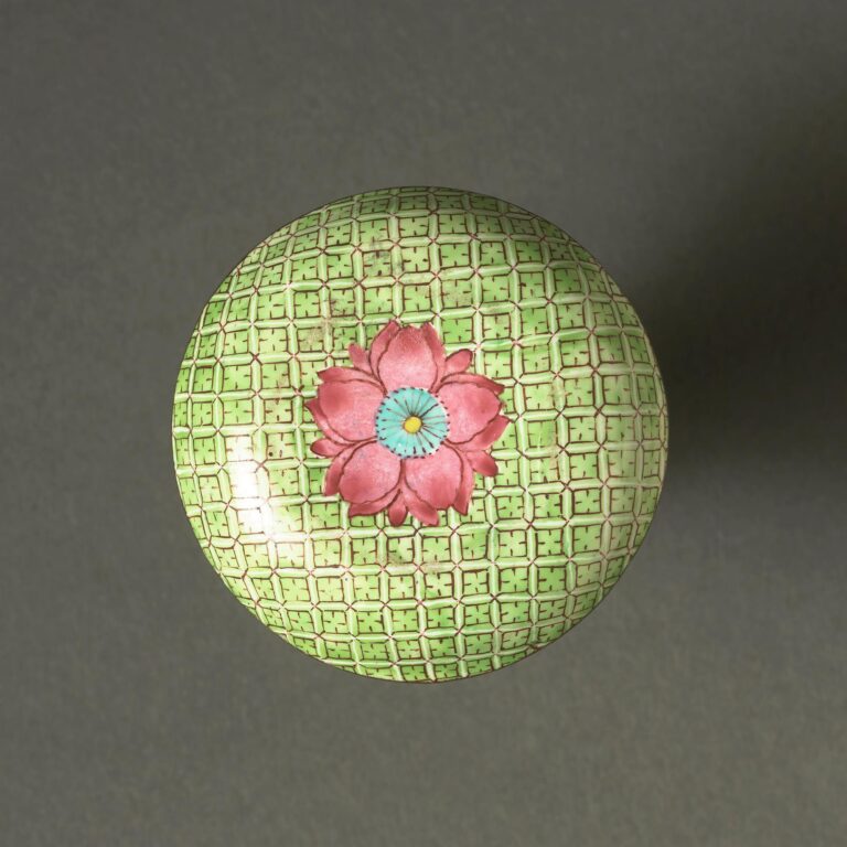 Enamel Seal Handle