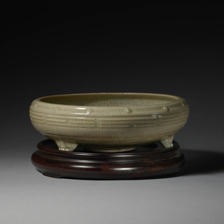 Celedon Dish and Stand