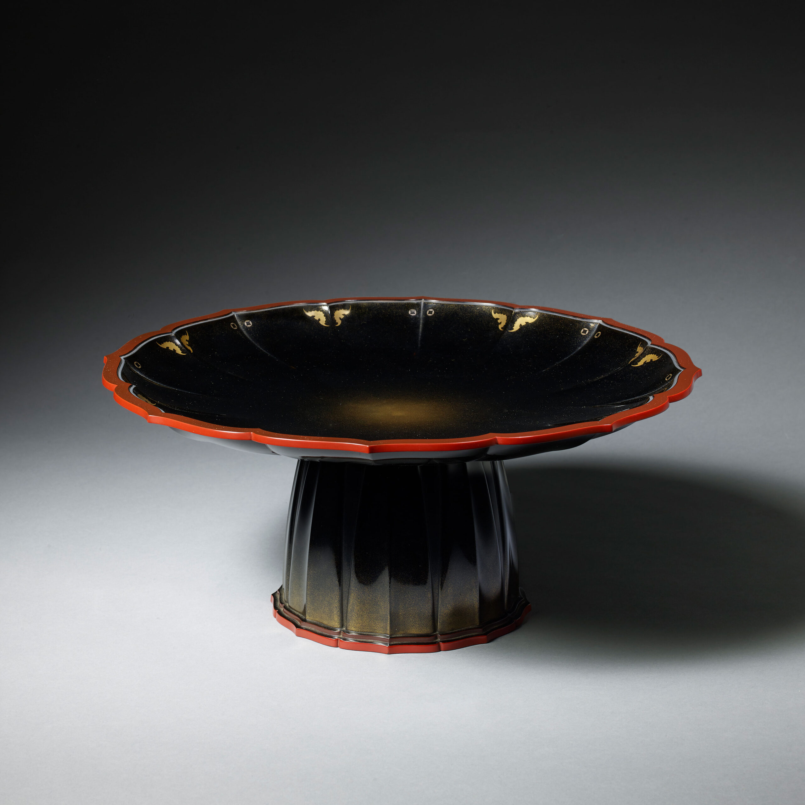 Lacquer Stand