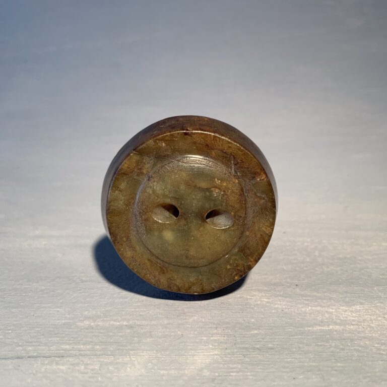 Stone Toggle / Snuff Tray