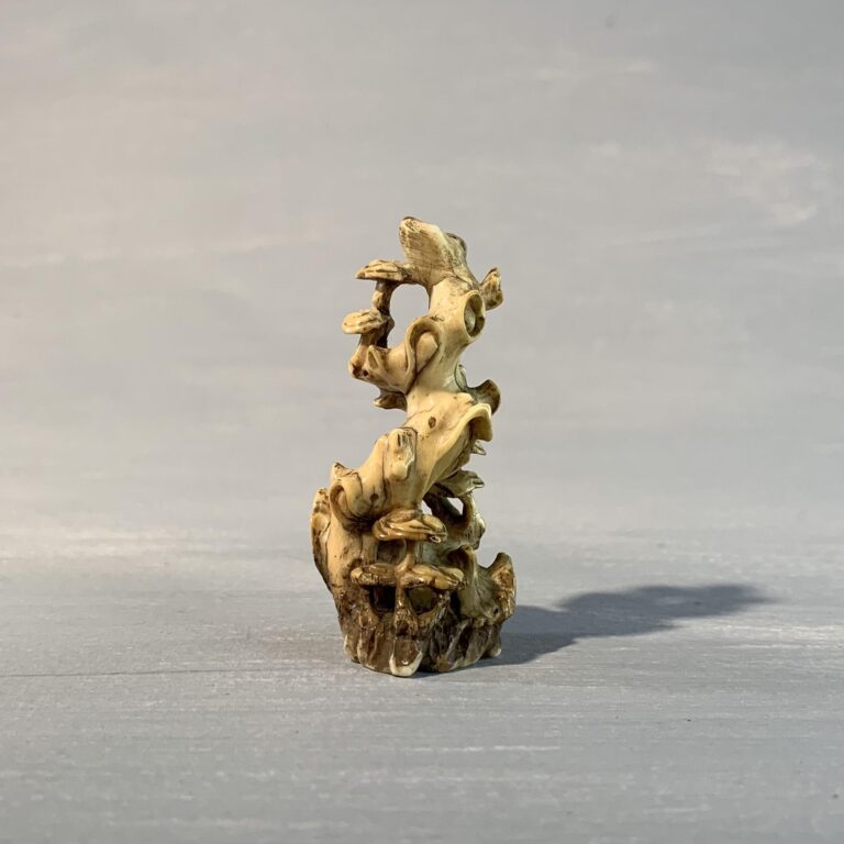 Ivory scholar sculpture