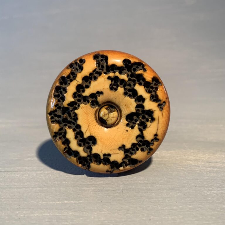 Manju Netsuke